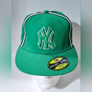 New York Yankees Hat Cap Fitted Mens 7 MLB Shamrock Green St Patrick Day New Era